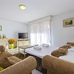 Apartment Splendide En Centre-ville Avec Parking Et Climatisation *