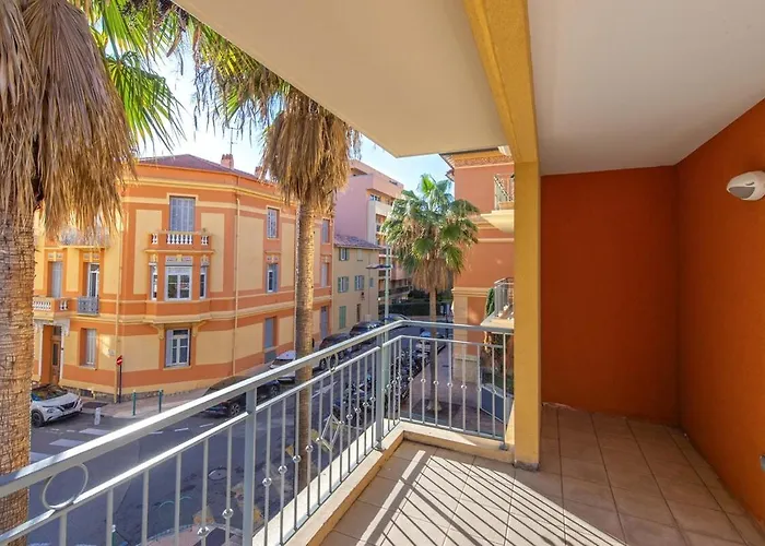 Splendide En Centre-ville Avec Parking Et Climatisation Apartment Menton