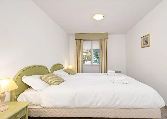 Apartment Splendide En Centre-ville Avec Parking Et Climatisation