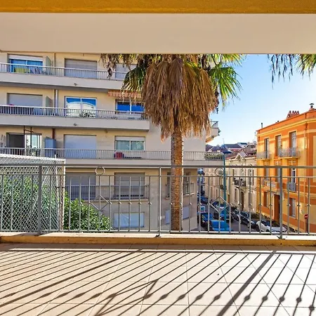 Splendide En Centre-ville Avec Parking Et Climatisation Appartamento