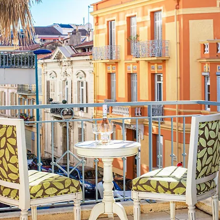 Splendide En Centre-ville Avec Parking Et Climatisation