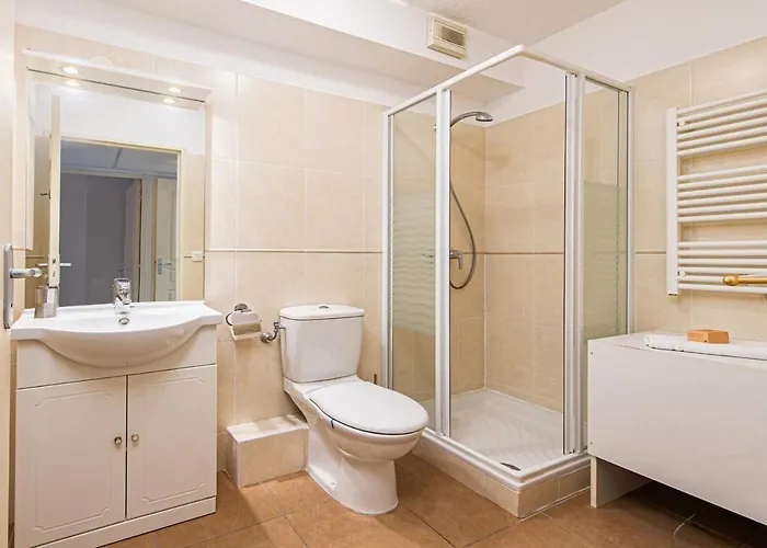 Splendide En Centre-ville Avec Parking Et Climatisation דירה